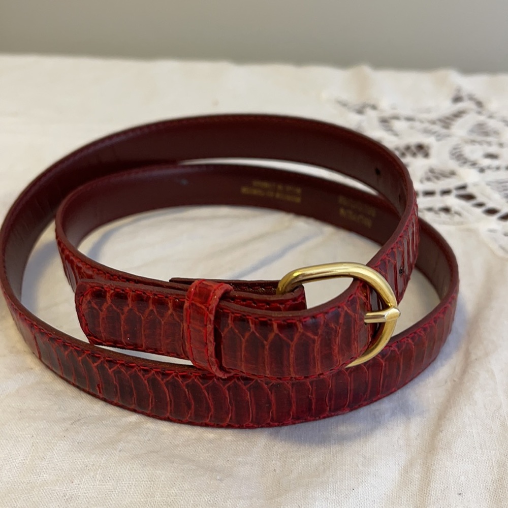 Vintage red Ceinture Canada genuine reptile belt M